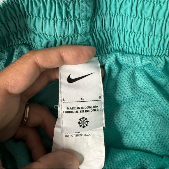 Nike Swim Trunks Mens Size L Green Swim Mesh Lined Shorts Solid Drawstring - Picture 3 of 7